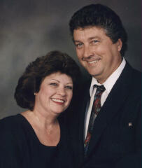 Bob_and_Beth(ro_and_med).jpg (7673 bytes)