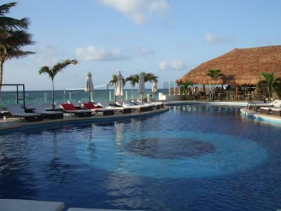 Desire Cancun Main Pool